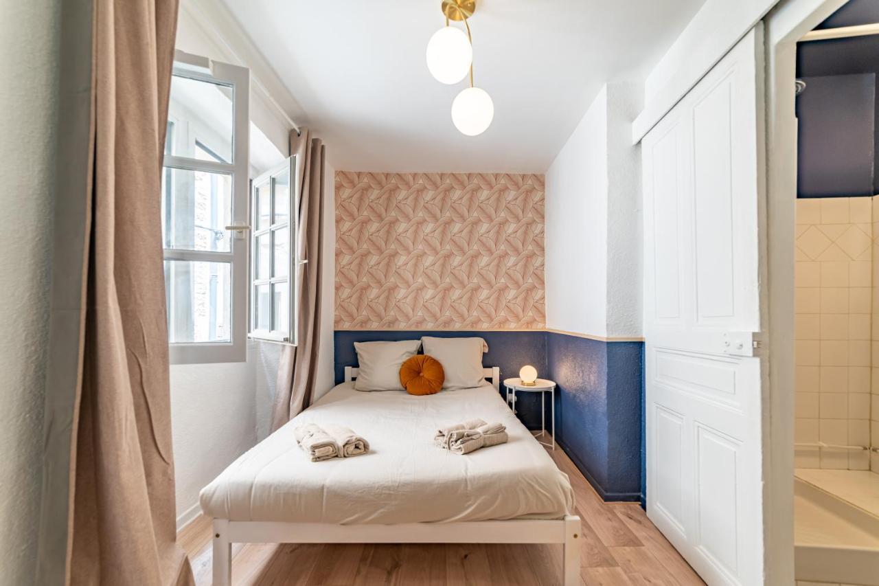 Coeur Ecusson - Entre Les Arenes Et La Maison Carree Appartement